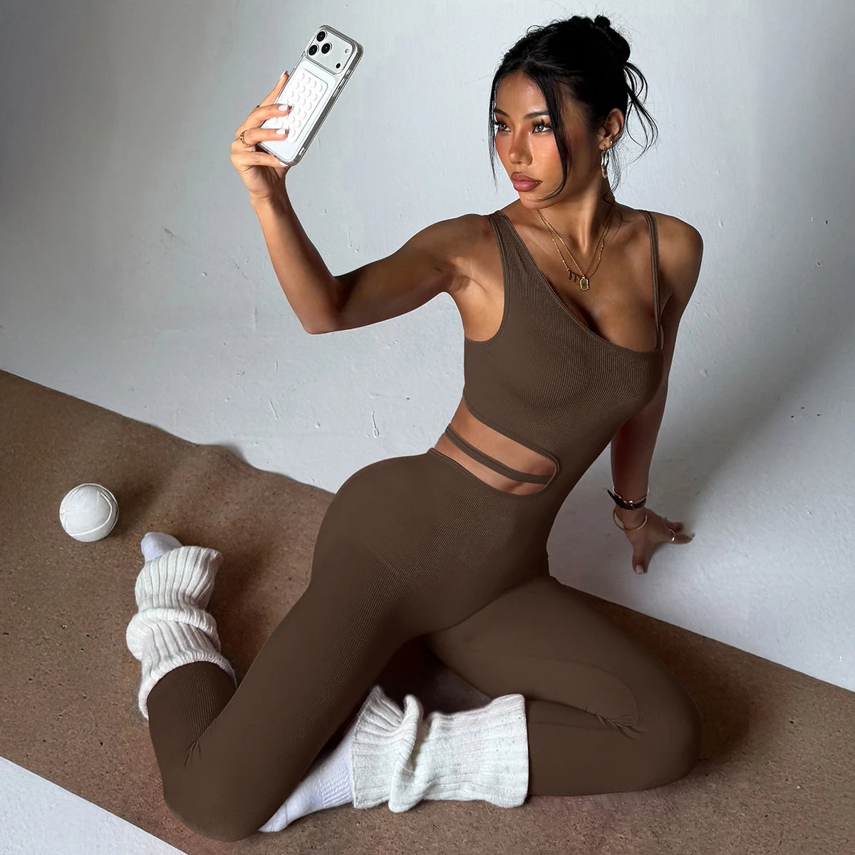 Beautiful back design, sexy one-piece yoga leggings