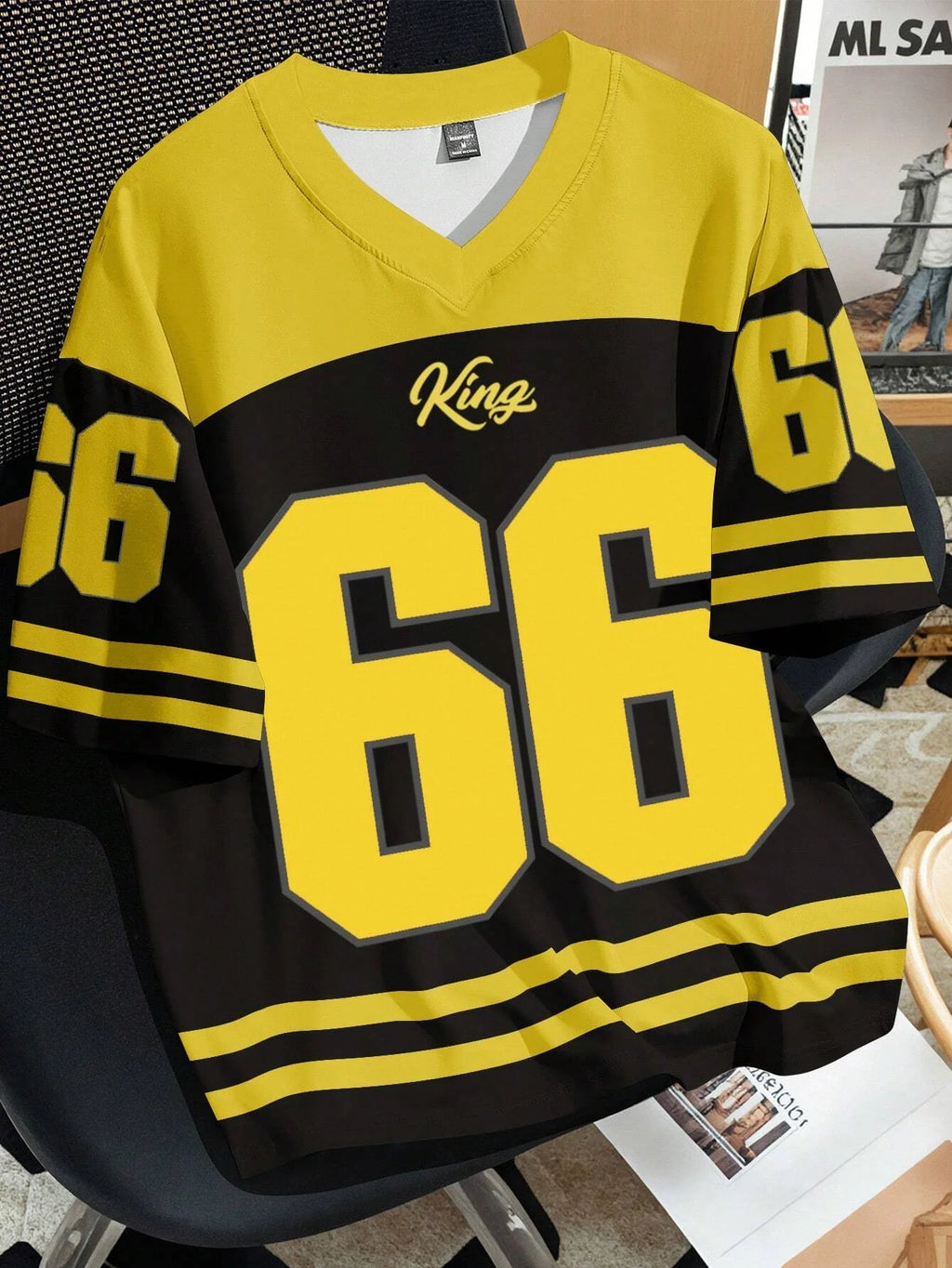 V-neck jersey T-shirt short sleeved retro sports
