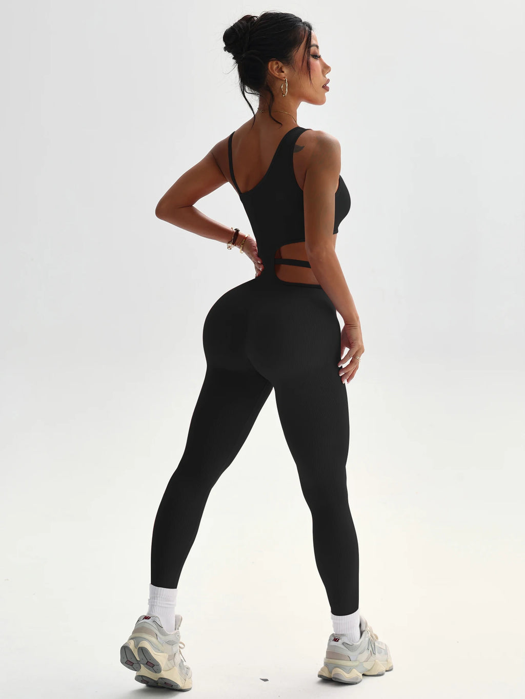 Beautiful back design, sexy one-piece yoga leggings